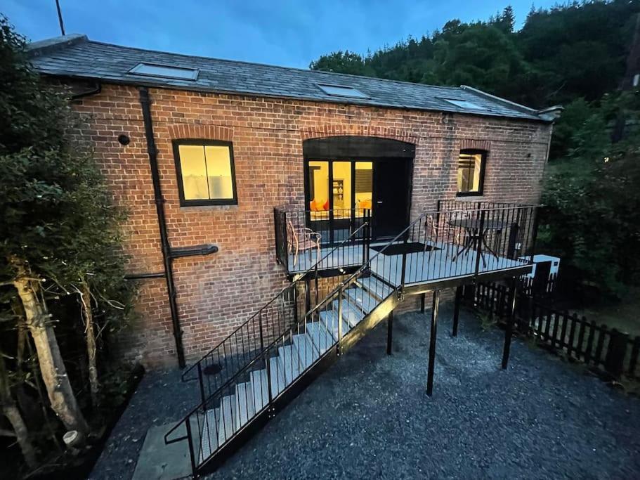 威尔斯浦Tank Barn At Brook House, Nestled In The Welsh Hills, A Delightful Retreat别墅 外观 照片