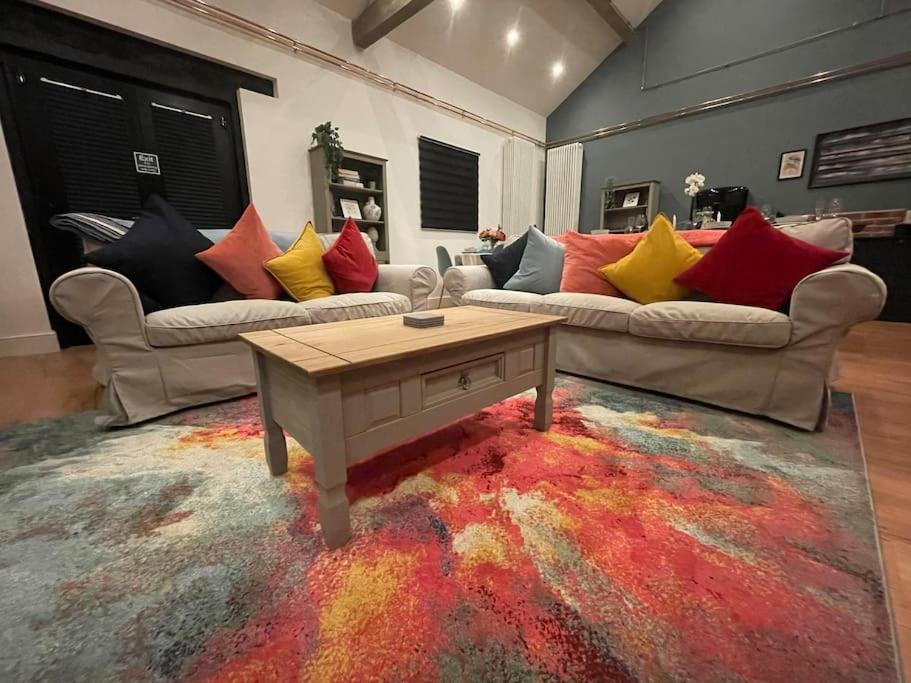 威尔斯浦Tank Barn At Brook House, Nestled In The Welsh Hills, A Delightful Retreat别墅 外观 照片