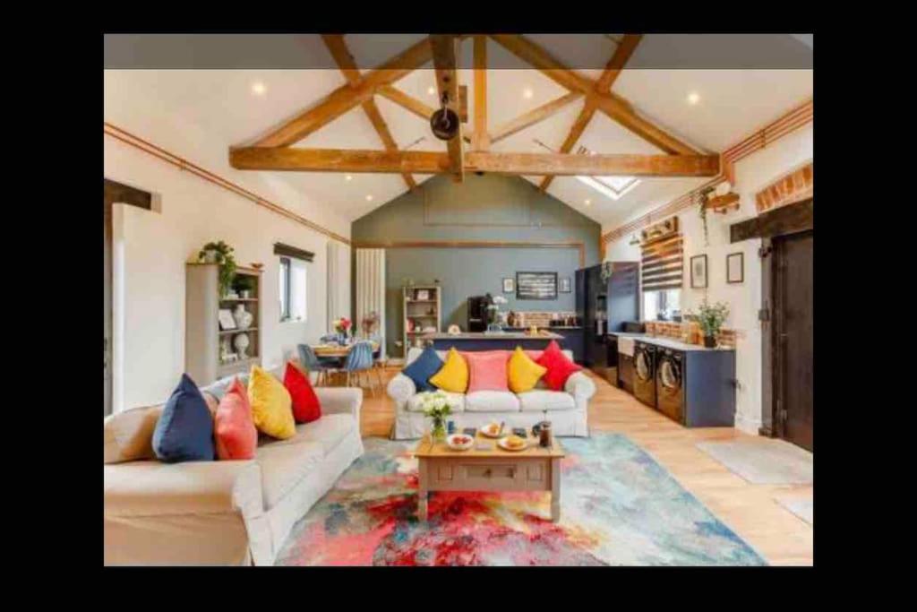 威尔斯浦Tank Barn At Brook House, Nestled In The Welsh Hills, A Delightful Retreat别墅 外观 照片